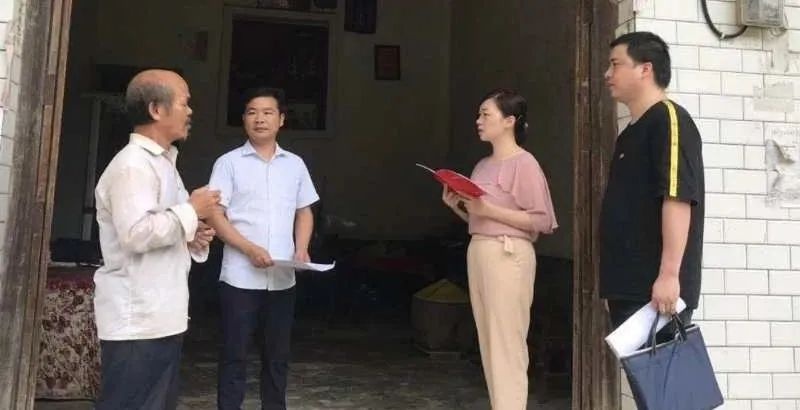 芳华绽放别样"红"——记湘乡市贫困帮扶中心主任肖江红