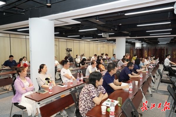 武大教授杨华做客方志讲堂:长江文明富于开放意识和开拓精神