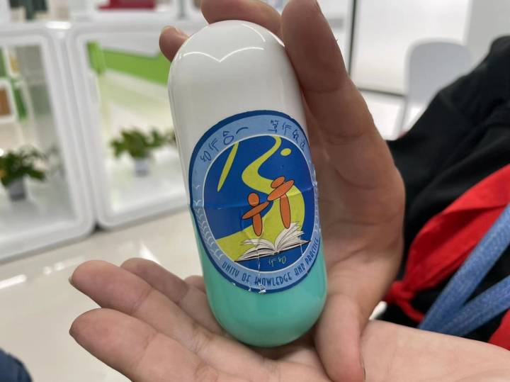 杭州人的梦想珍藏在武林广场,第一批"时光胶囊"正式入箱,等待十年后