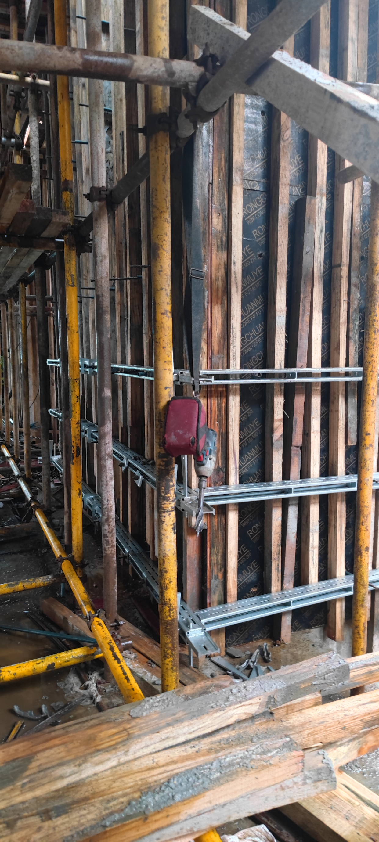 简述剪力墙加固支撑体系