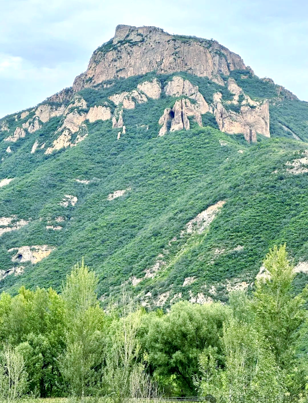 毛公山探秘:天地间的自然奇观