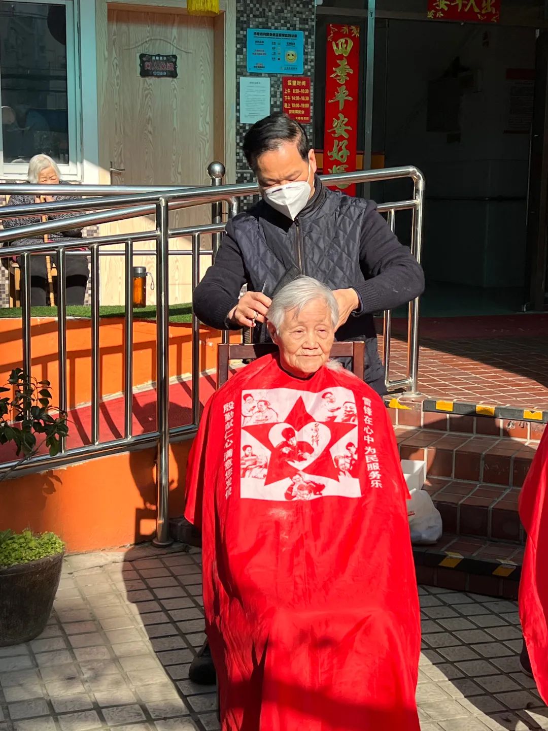 从小殷变成老殷不变的是35年来的这份爱心