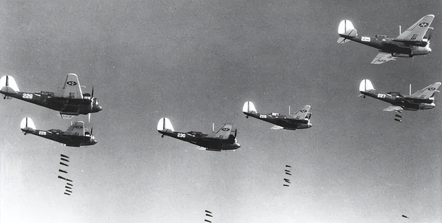 中国战机涂装图册,美制马丁139wc轰炸机,九州上空的重轰炸机