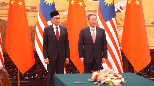 马来西亚总理安瓦尔会见国务院总理李强 表明优先与中国建立更牢固