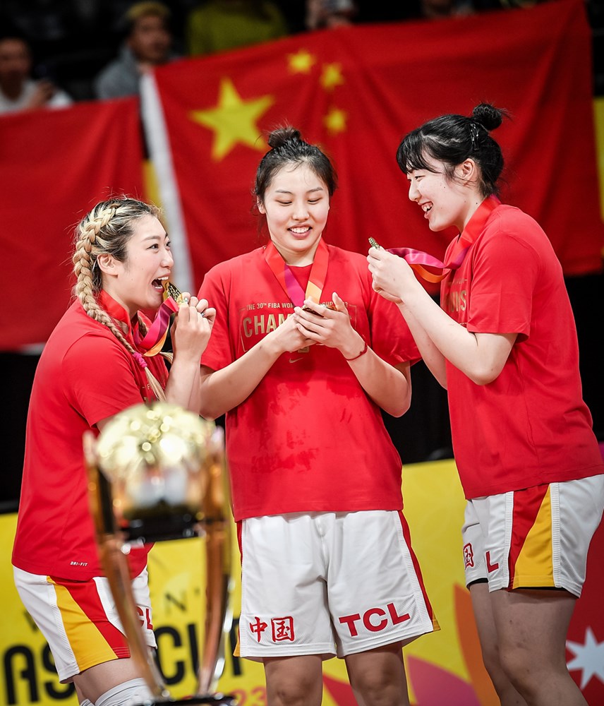 张隆前妻最新发声:恭喜女篮夺冠 大方肯定李梦回归国家队是好事