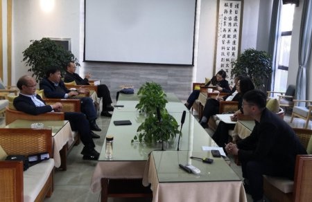 杨进松到项目建设一线现场办公