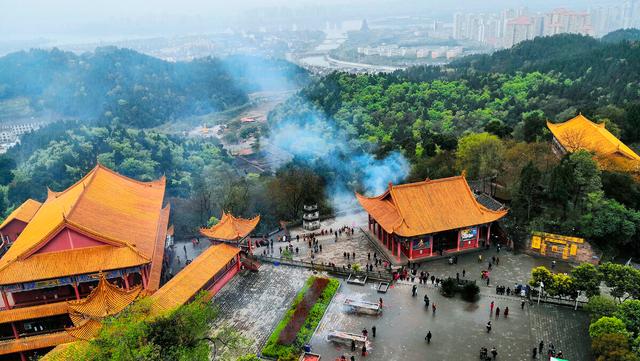 四川遂寧靈泉寺:一處聞名遐邇的神山聖水