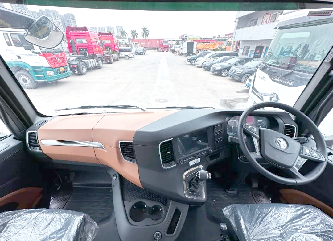 陕汽德龙m6000载货车:黄金动力链加持,高效运输快递好帮手