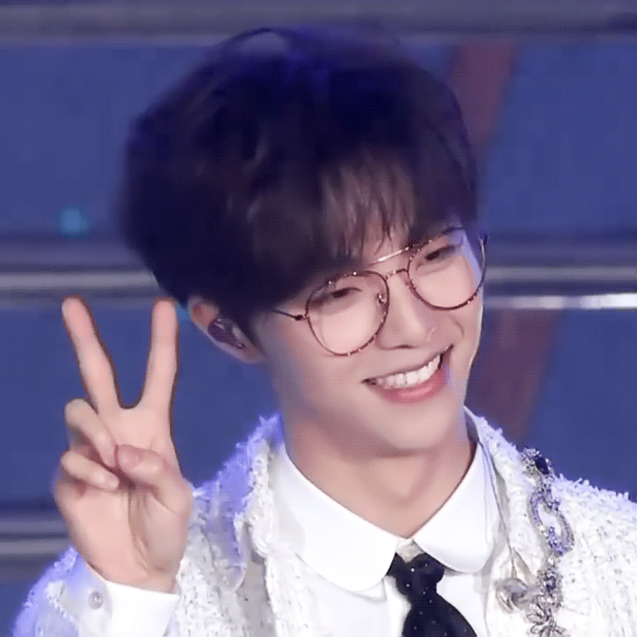 那就来让那些年笑的甜甜的陈立农为你加满元气,多