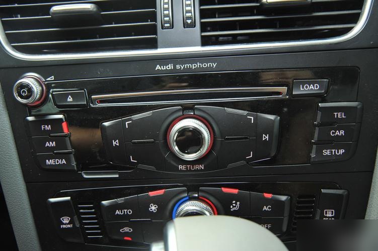 奥迪a4l的中控台布局如何,以及它的按键功能是怎样设计的呢?
