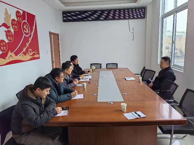 杨宏星在定点帮扶村走访调研