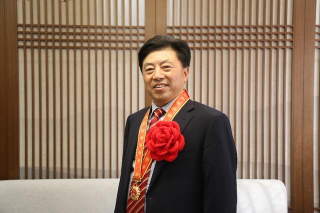 信阳信锐油茶董事长熊维政获"全国脱贫攻坚先进个人"荣誉称号