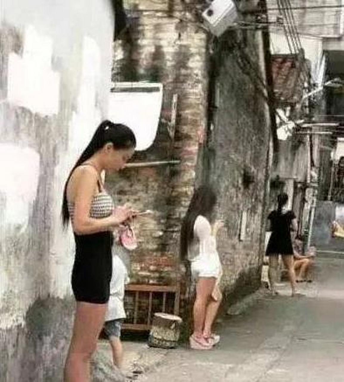 为什么城中村卖淫的女人那么多,还发疯似的出来拉客?