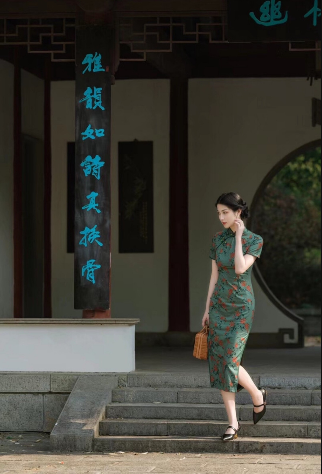 身着旗袍拍照,如何拍出优雅,知性的美?6个姿势技巧可以参考