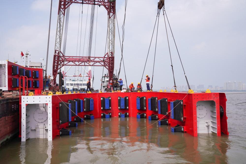 南京长江大桥安装桥墩防撞设施