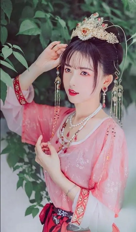 《重生之相府嫡女》邪王寒毒复发误闯相府嫡女闺房,次日高调迎娶