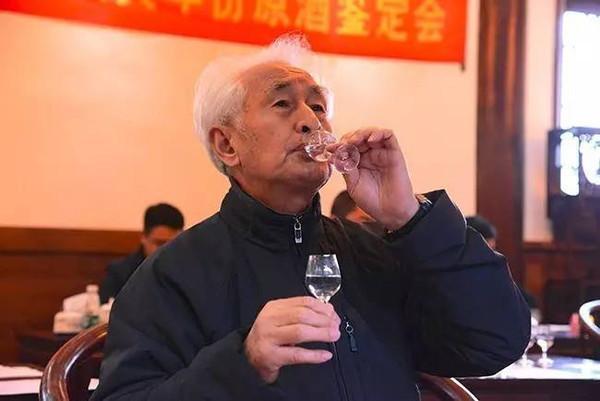 季克良喝酒图片图片