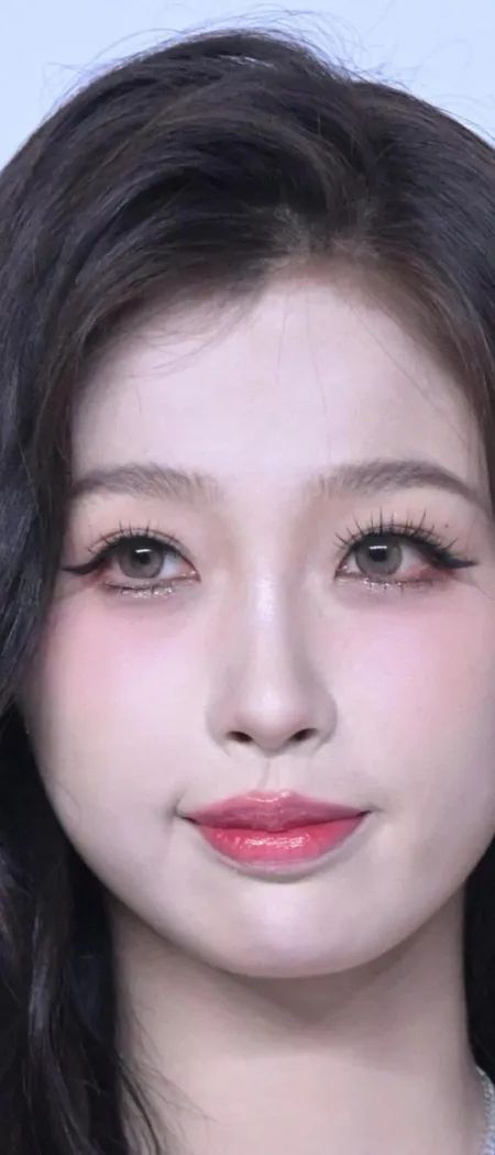 卷美卷珠宝卷高定但为什么内娱的女明星们这么折腾都没什么星味