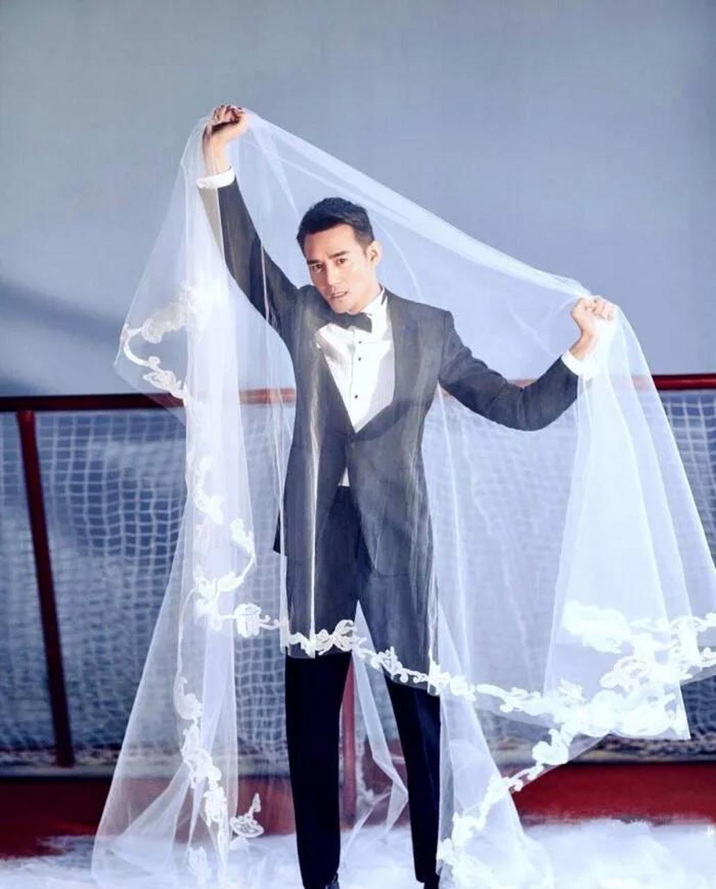 演员王凯的老婆结婚照图片