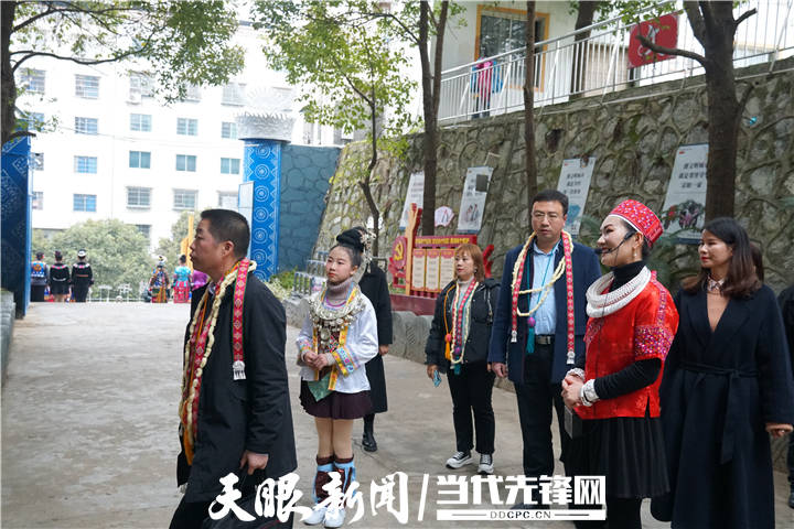 加强民族团结 构建和谐校园