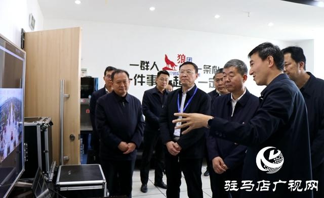 刘晓文到驻马店广播电视台调研指导工作