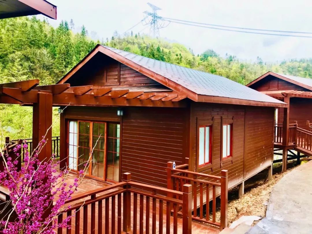 之时天气清朗,惠风和畅苏家河月亮湾露营基地位于五峰长乐坪镇境内,地