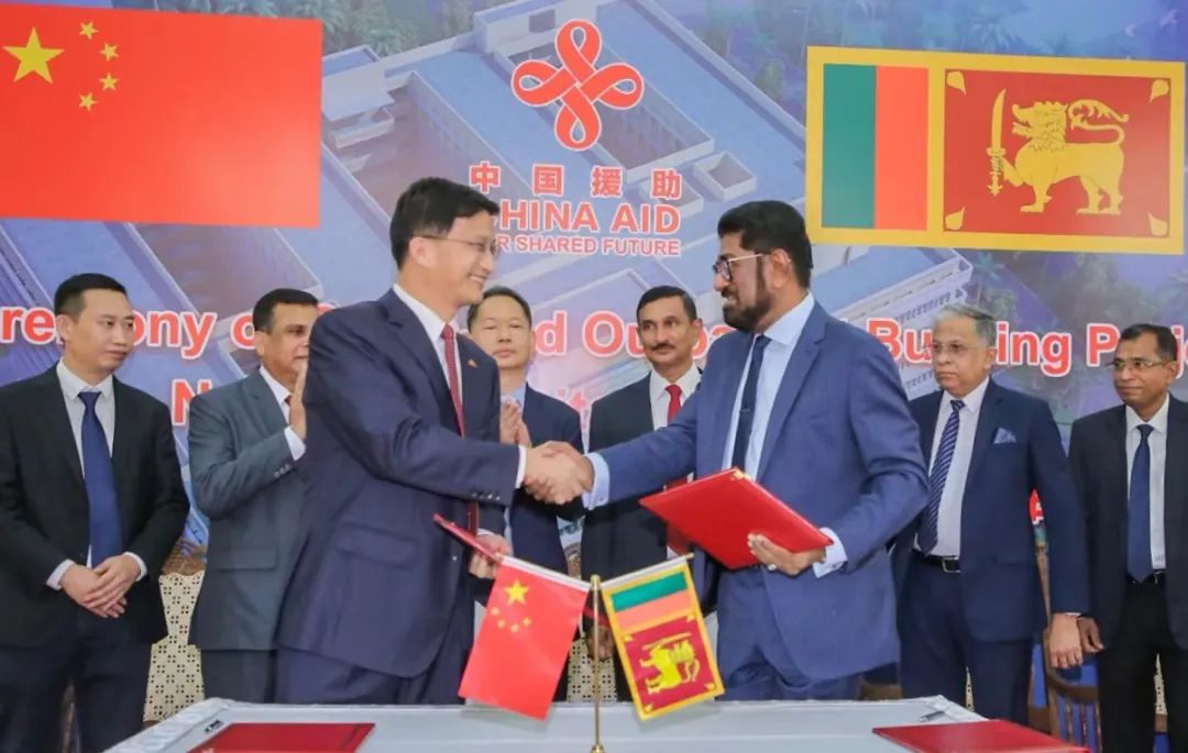 中国援助斯里兰卡国家医院门诊楼正式移交