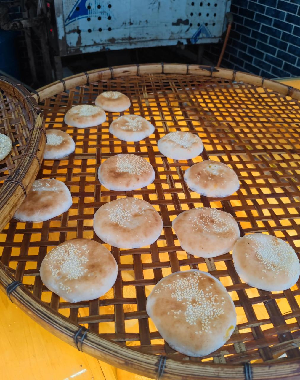 去恩平就是要吃南美菜,吃烧饼圣堂凹口烧饼刚刚出炉刚刚好.