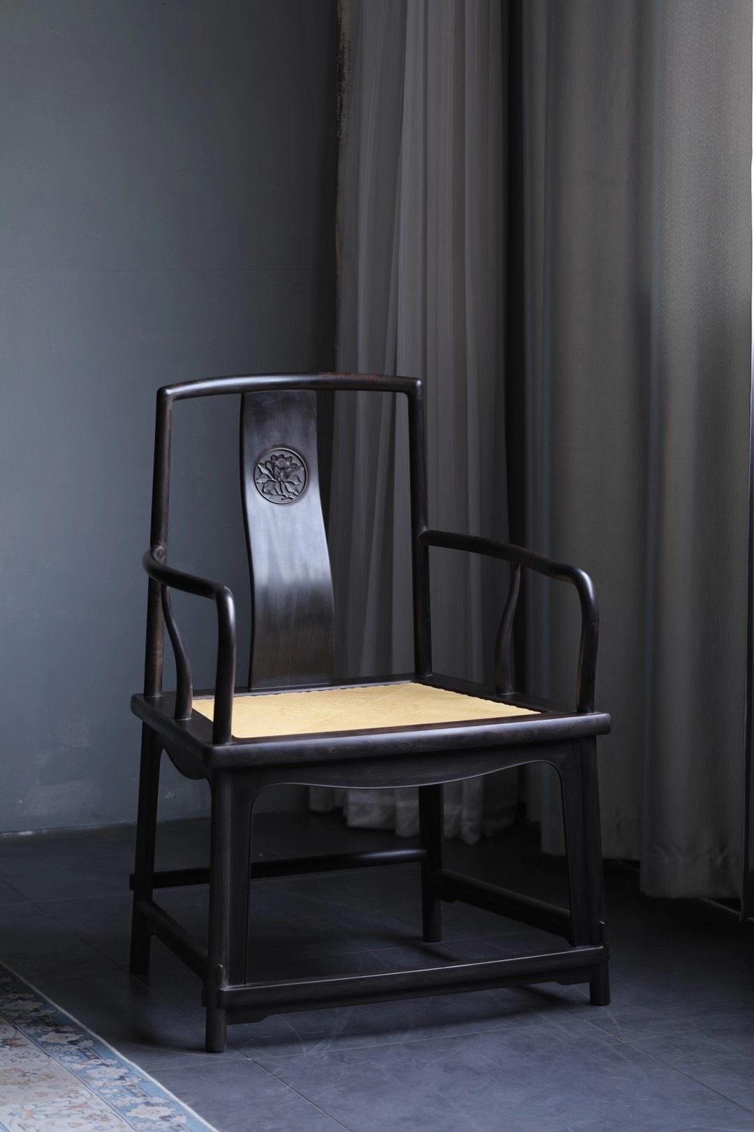 几乎都可以看到一张椅子——每个中国人都晓得的一张传统中国