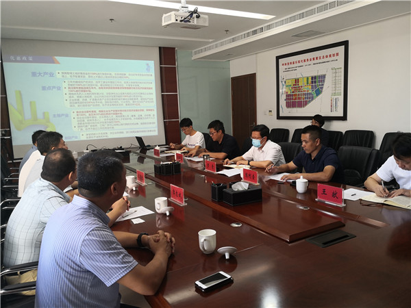 呼和浩特市委副书记,副市长罗青会见人民数据王孝东一行