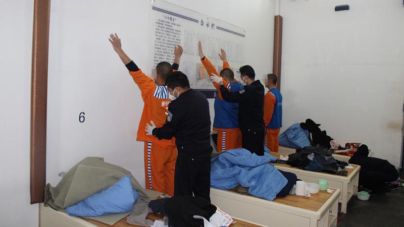 德令哈市看守所联合驻所检察室开展安全大检查