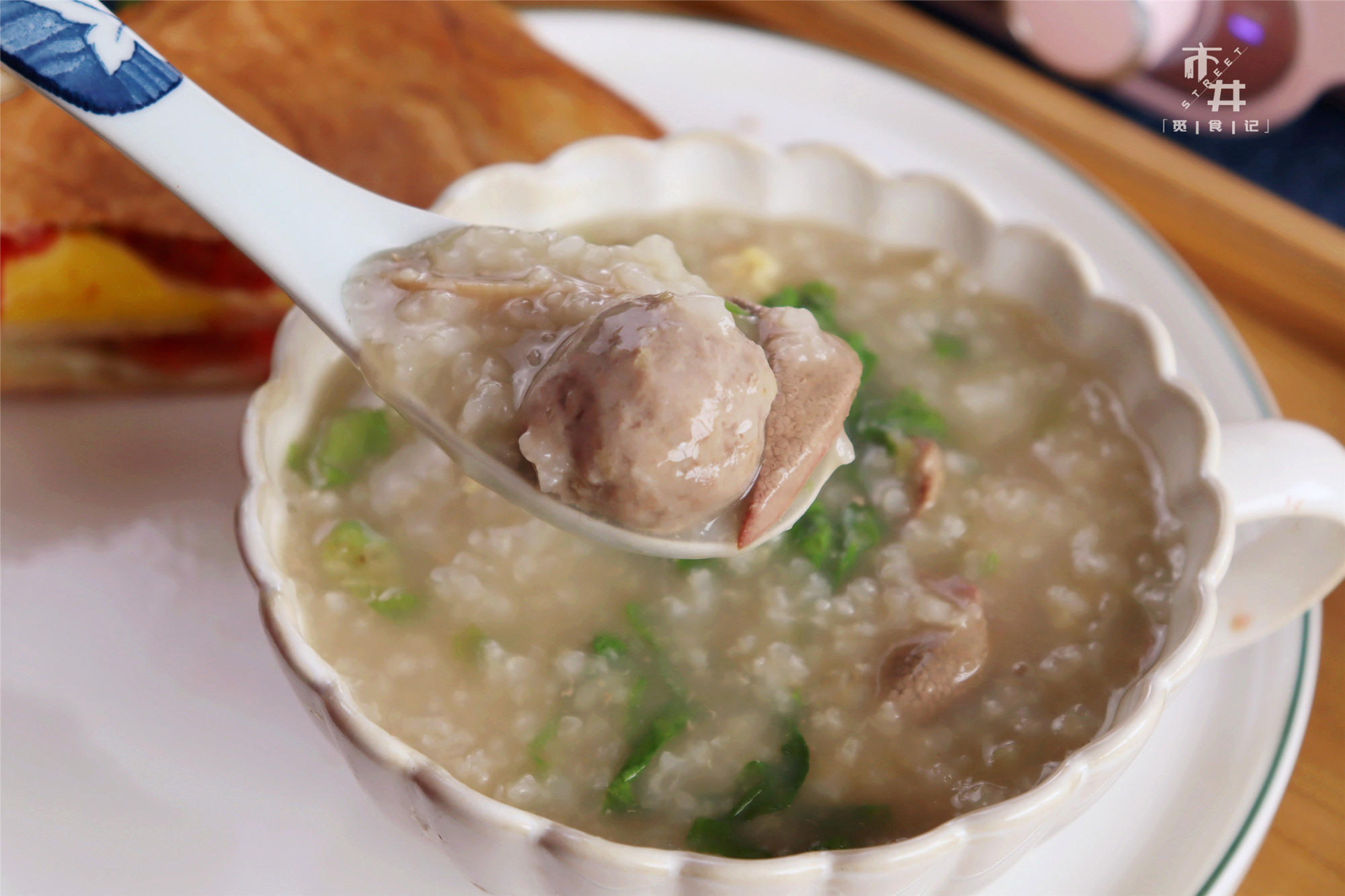 高考临近,"状元及第粥"成了热门,营养充足,寓意好高中榜首