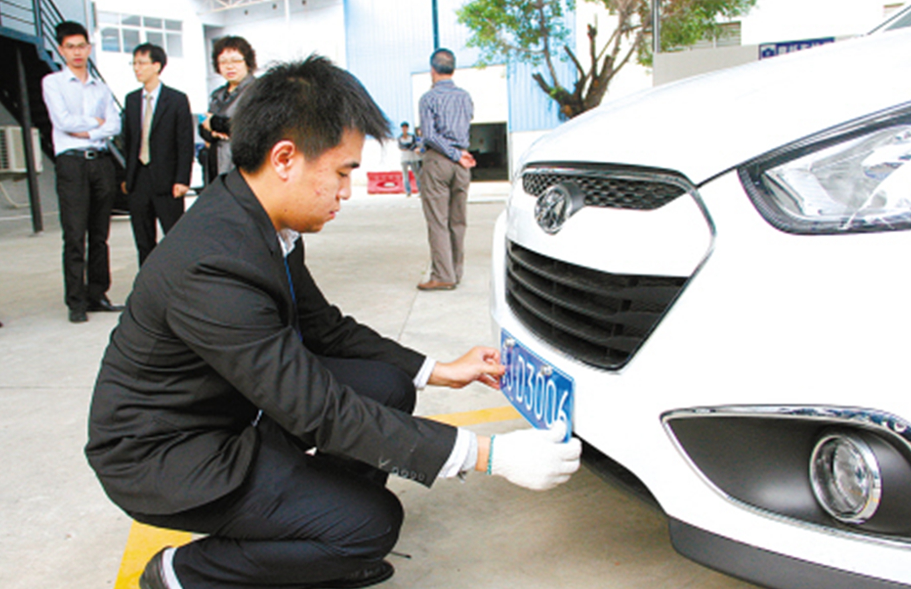 车子上牌照流程及要什么证件?新车上牌有时间限制吗?