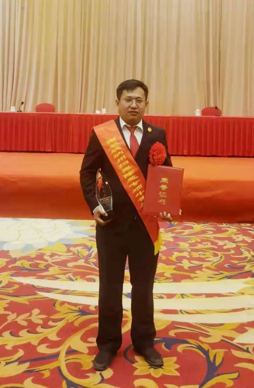 【扫黑除恶先进个人】李进学:用法槌荡涤黑恶阴霾