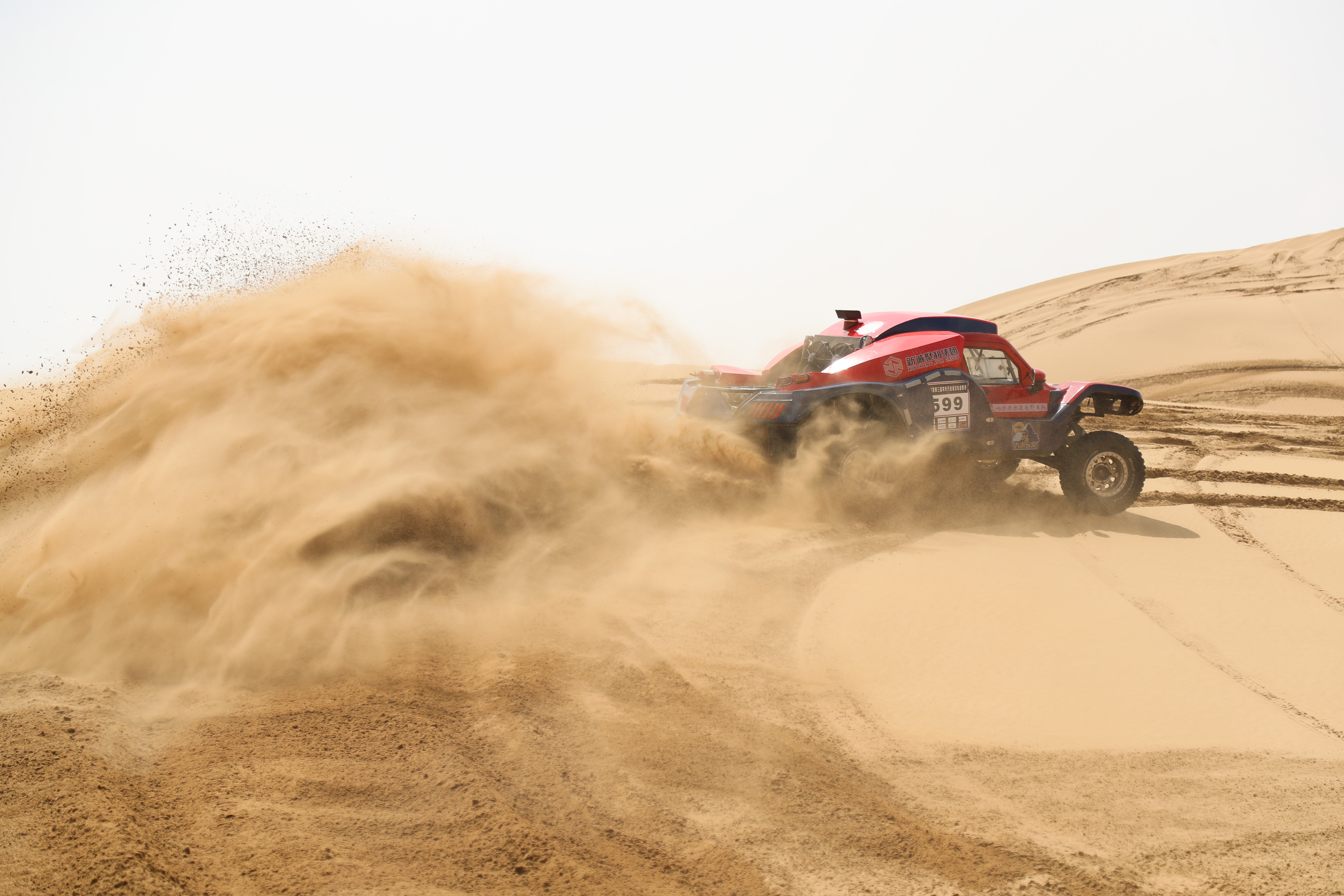 赛车——内蒙古响沙湾沙漠越野车队出征仪式