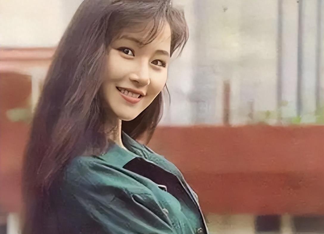 吕颂贤念念不忘,甄子丹宠溺4年,万绮雯缘何与陈十三相识7天闪婚