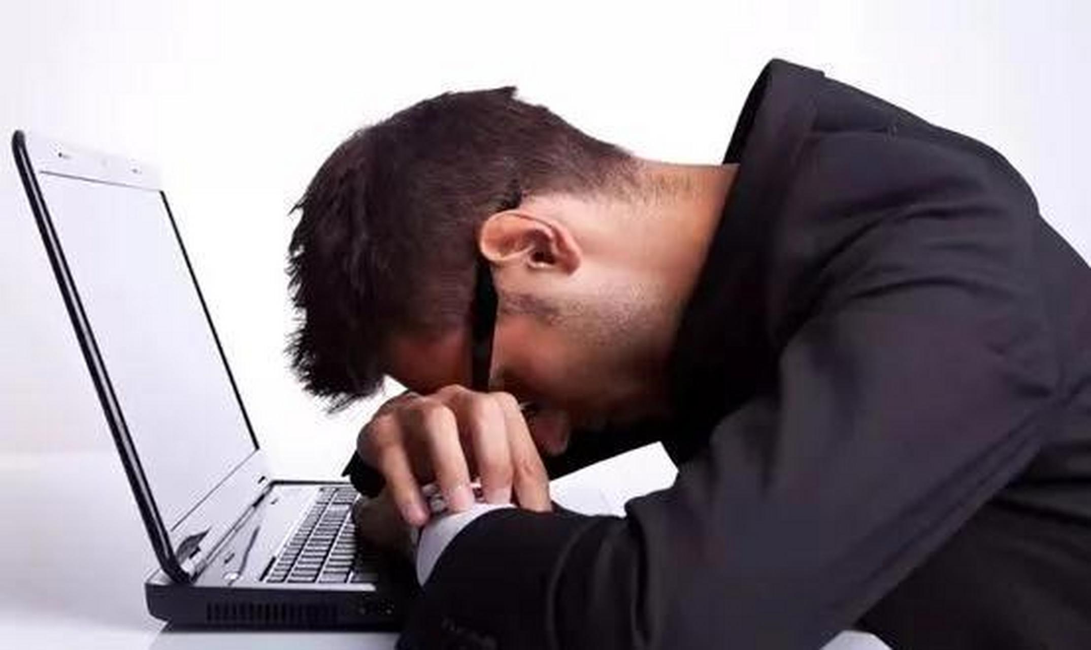 在我们的意识里,面对工作时的疲惫,乏力,多是因为工作压力或者休息