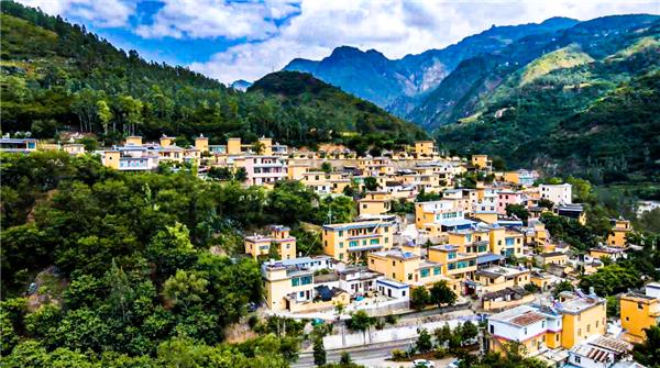 乡村振兴之美丽东川——阿旺·月亮村