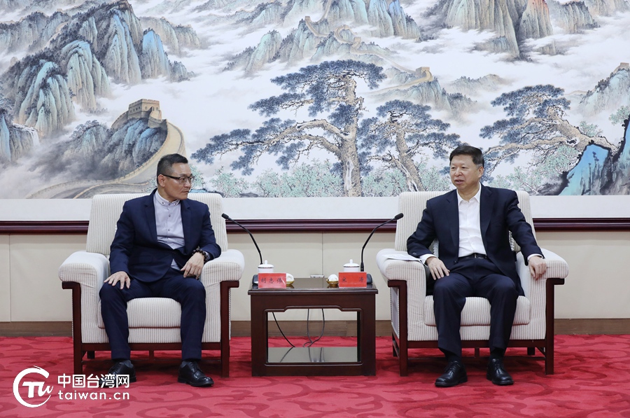 宋涛会见台湾部分县市基层代表人士参访团