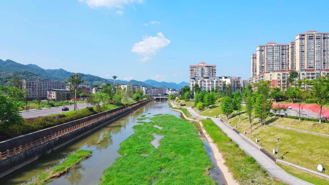 芦溪河治理成效显著