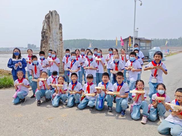 石景山区爱乐实验小学 出发!去体验"盘中餐"的粒粒皆辛苦