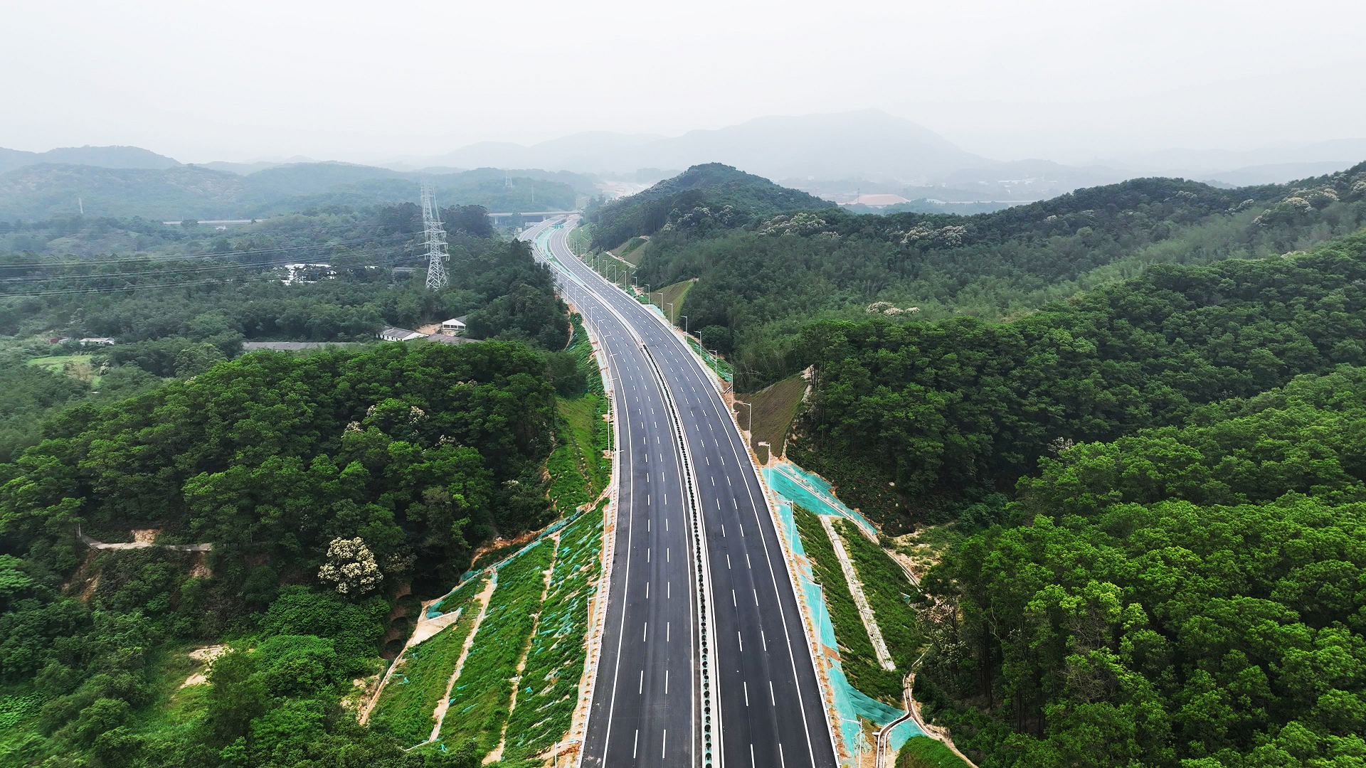 从埔高速主体工程基本完工,预计9月底通车