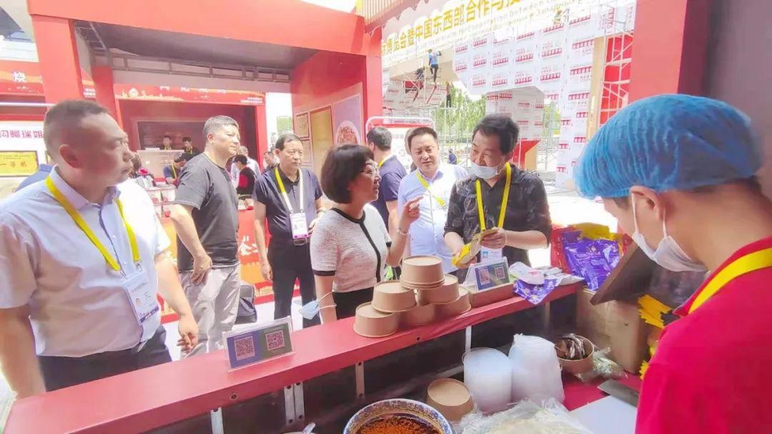 段葆青赴第五届丝博会陕菜国际美食文化节宝鸡美食馆巡展