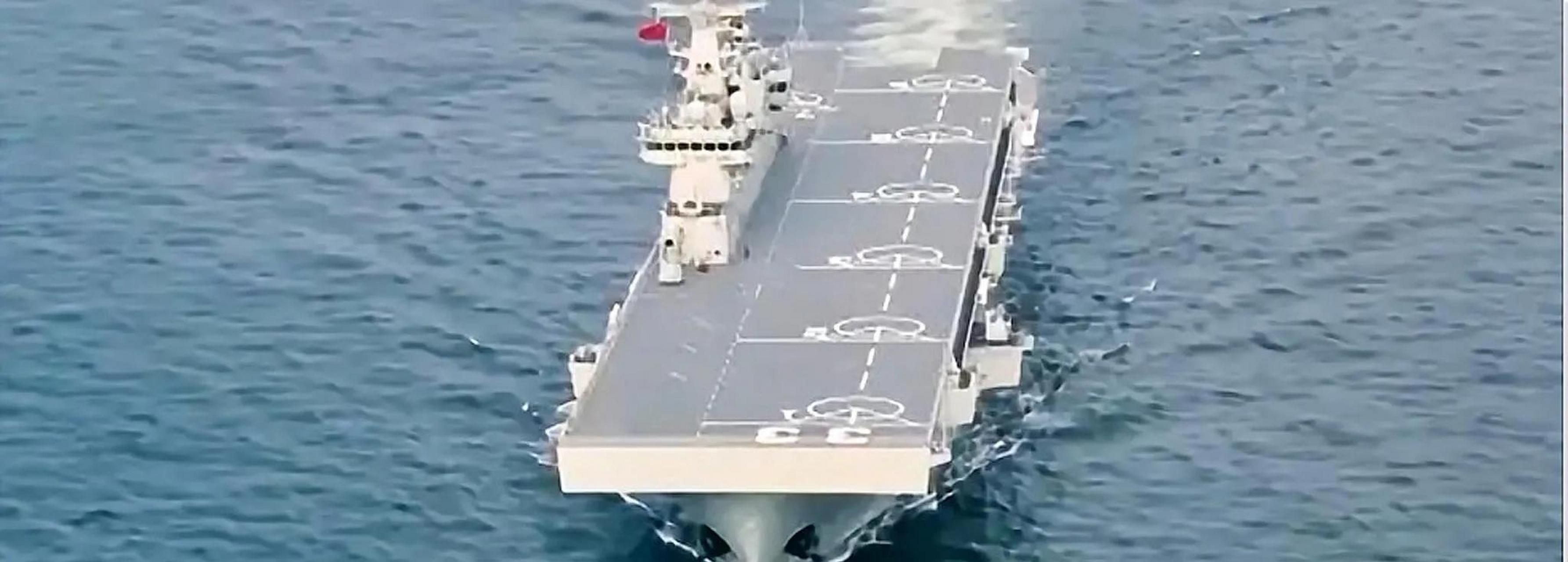 东海舰队拥有2艘075型两栖攻击舰,3艘071型船坞登陆舰,8艘052d型导弹