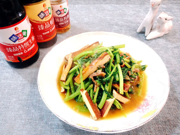 好吃到舔盘子的下饭菜茼蒿香干炒肉沫!