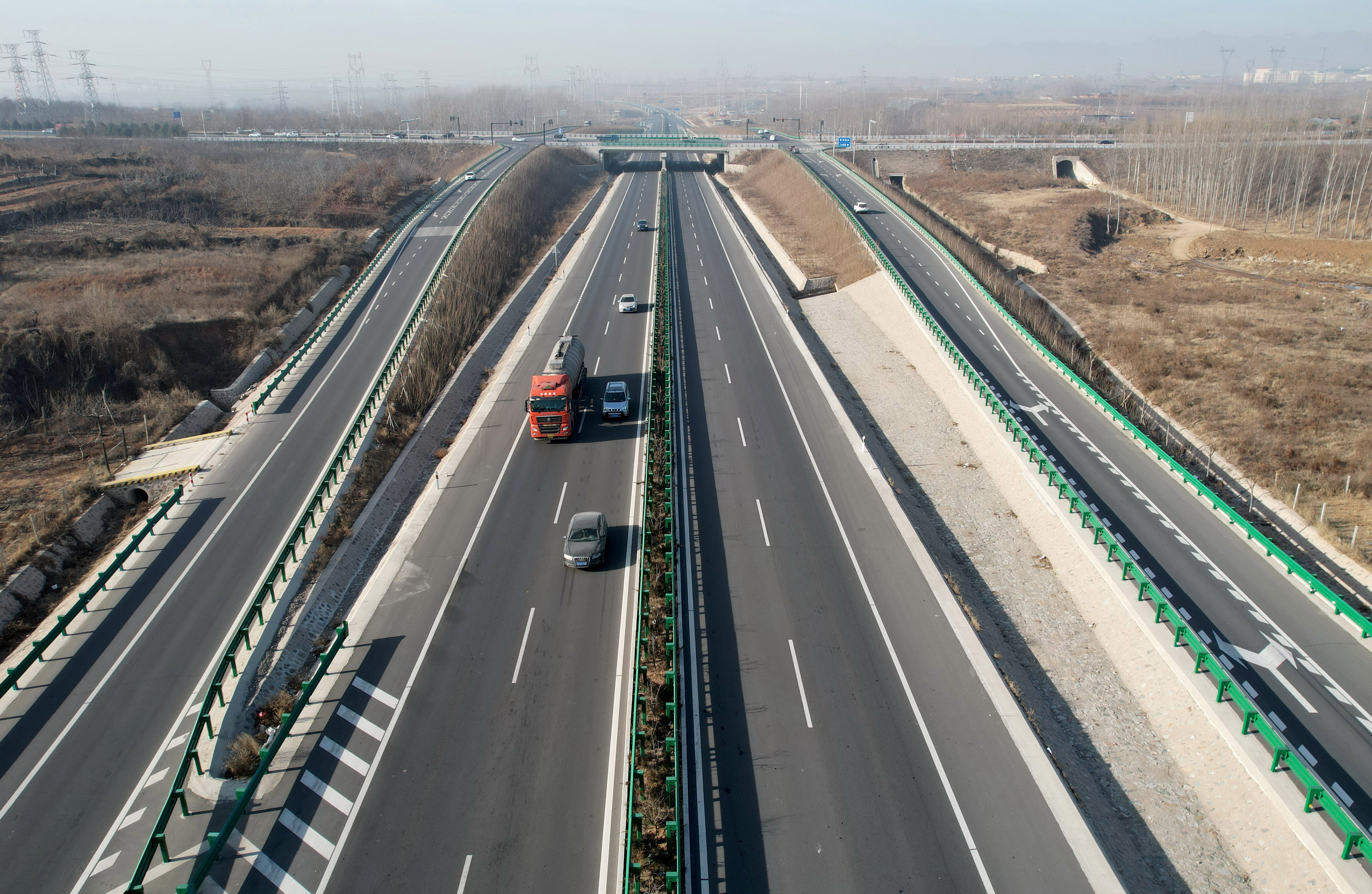 河北秦皇岛:打造外联内通交通网络