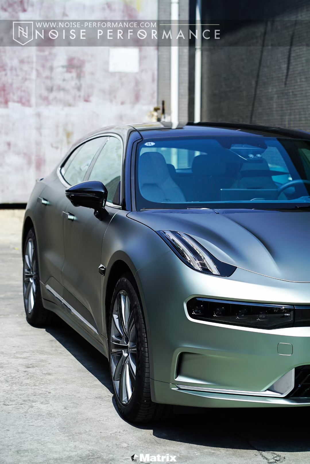 极氪001矩阵改色膜超哑灰绿,质感非你所想