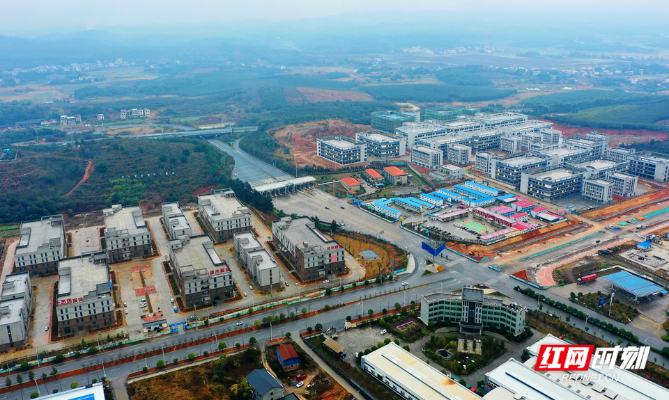 常宁市湘南纺织产业基地环保设施园项目建设热火朝天