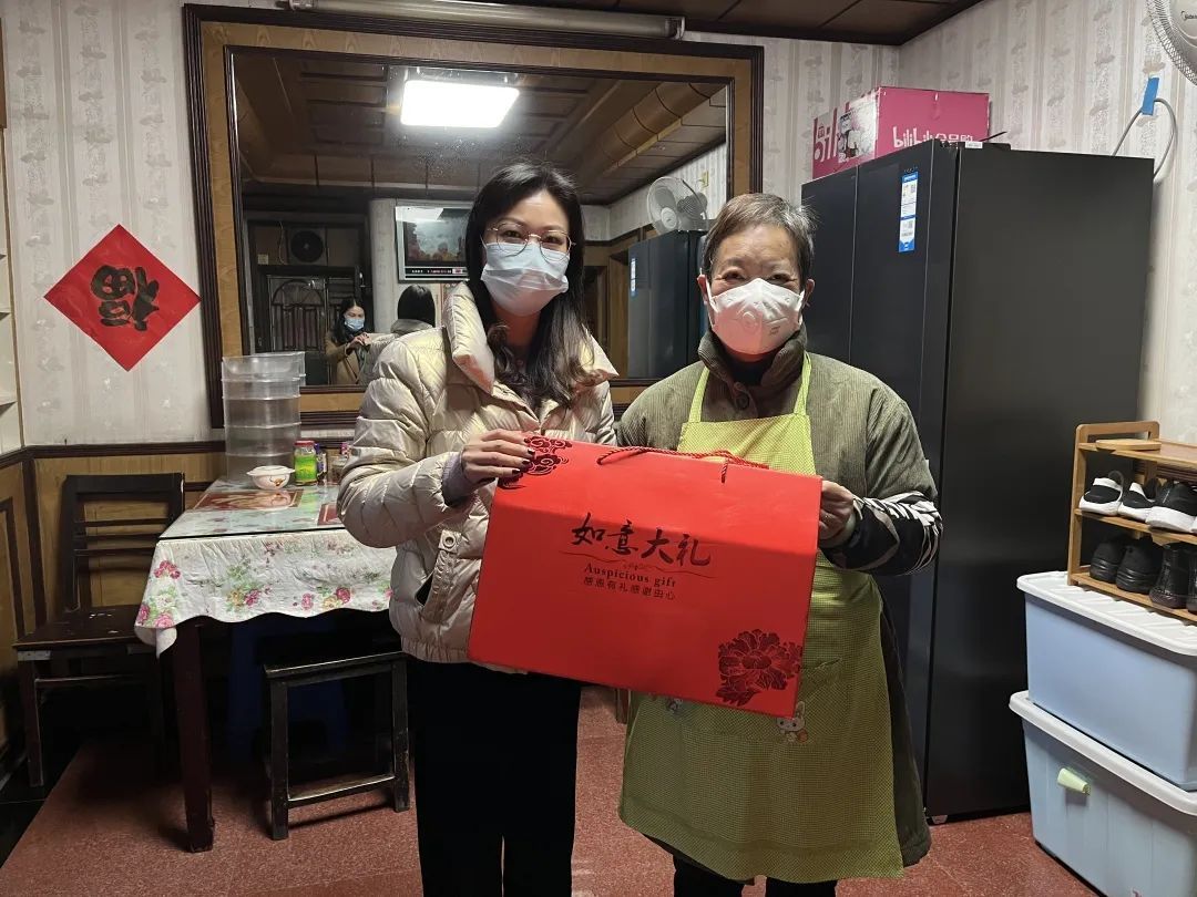 写春联,剪窗花,邬桥居委辞旧迎新喜迎春