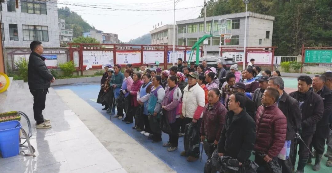 紫云板当镇:"两清两改两治理"刷新乡村"颜值"